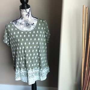 🌻3/$20🌻 Lucky Brand patterned green tee